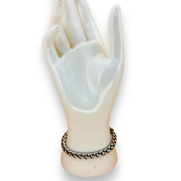 Premier Designs Silver Bracelet 8” Twisted Chain Link Toggle Clasp - Picture 6 of 7